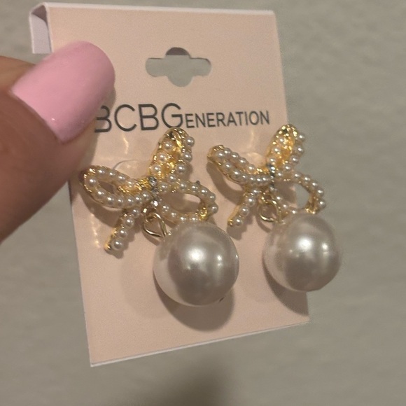 BCBGeneration Gold Bow and Pearl Earrings - Picture 2 of 3